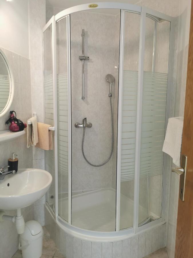 Apartman Tudor Kuzma Χβαρ Εξωτερικό φωτογραφία