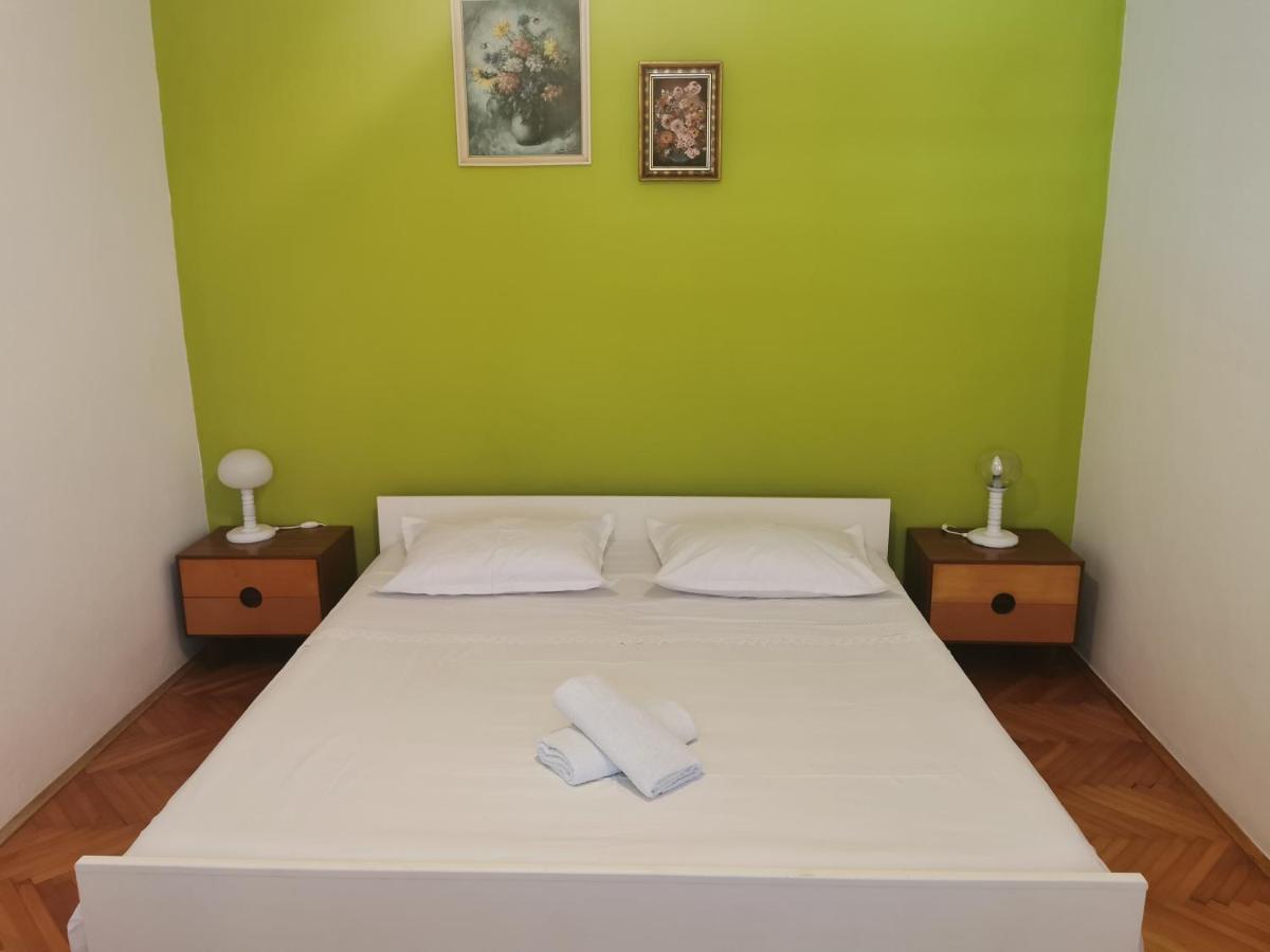 Apartman Tudor Kuzma Χβαρ Εξωτερικό φωτογραφία